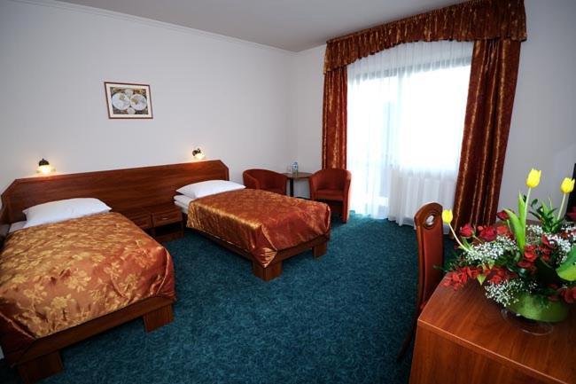 Hotel Salamandra Hoczew Exterior foto