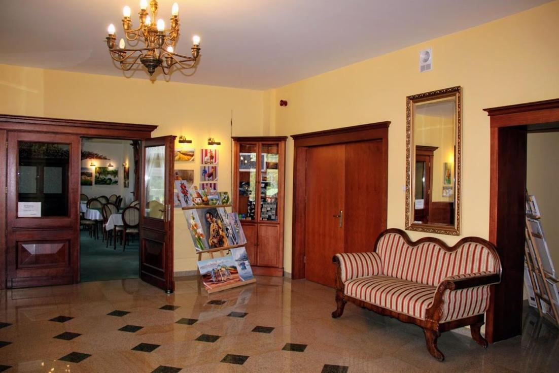 Hotel Salamandra Hoczew Exterior foto